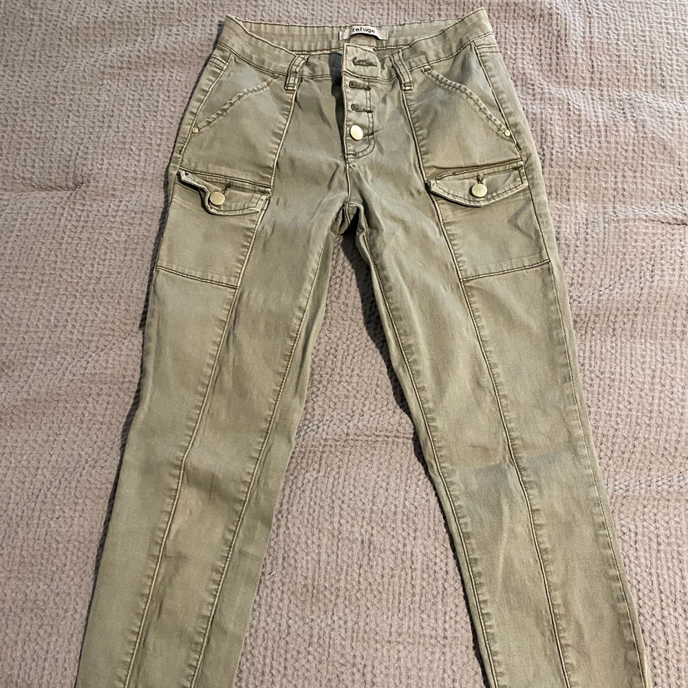 Refugee size 0 cargo pants